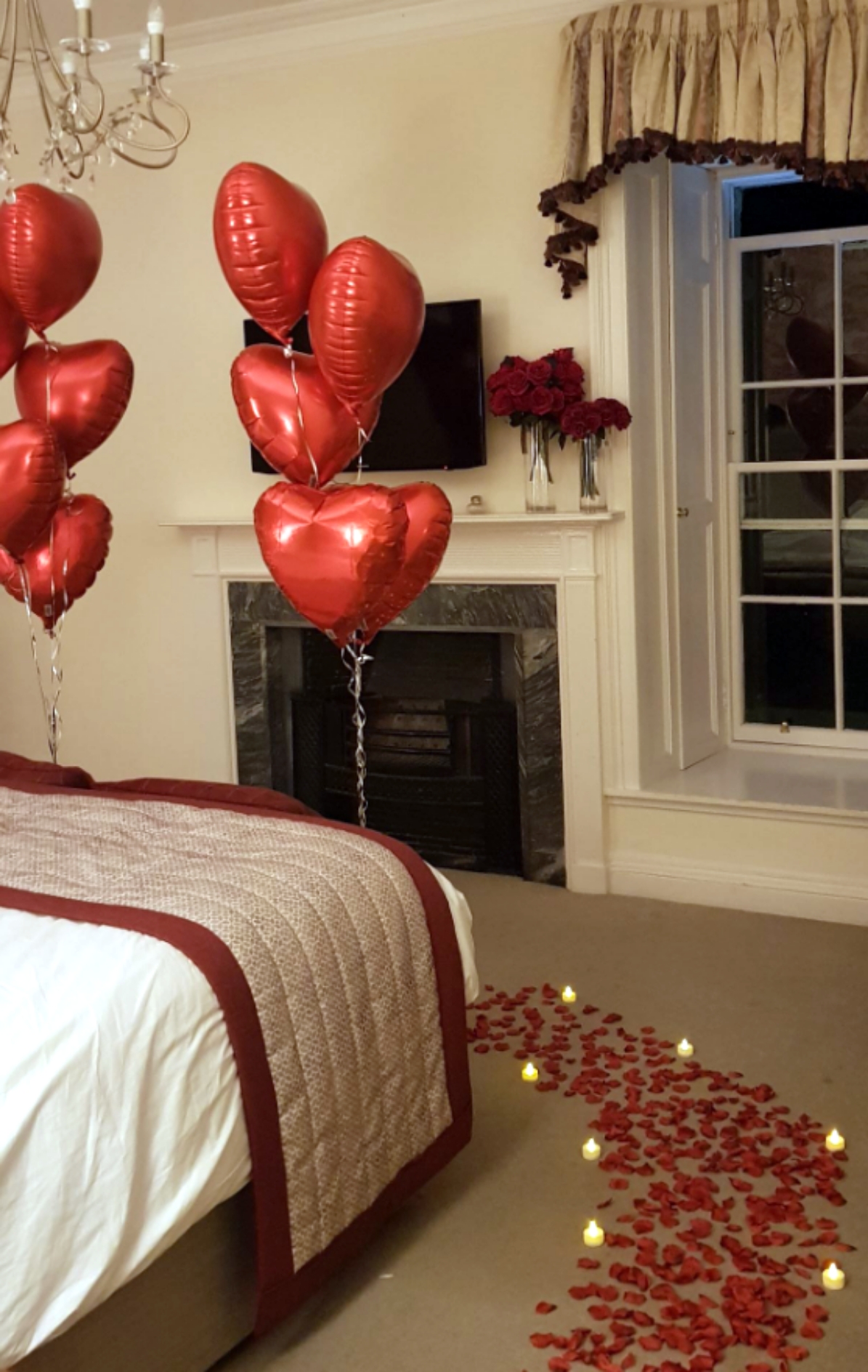 Romantic Room Decoration Kit | flowerandballooncompany.com
